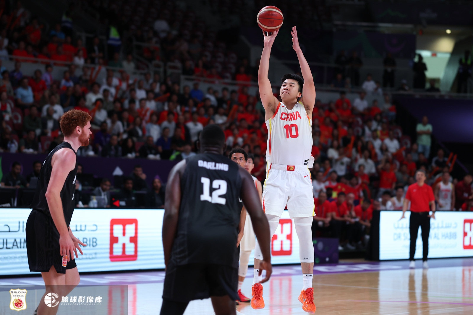 媒体人：王俊杰亚洲杯防守全面&amp;低位进攻是亮点 持球水平仍需提高